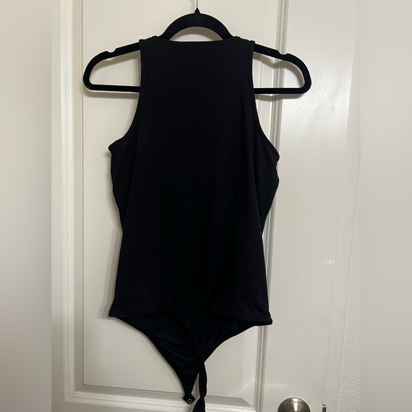 Klassy Network cutout bodysuit - Picture 3 of 3